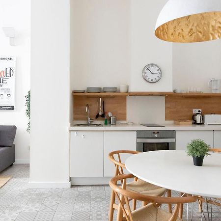 The Barcelona Centric Apt By Maison Pinata Bagian luar foto