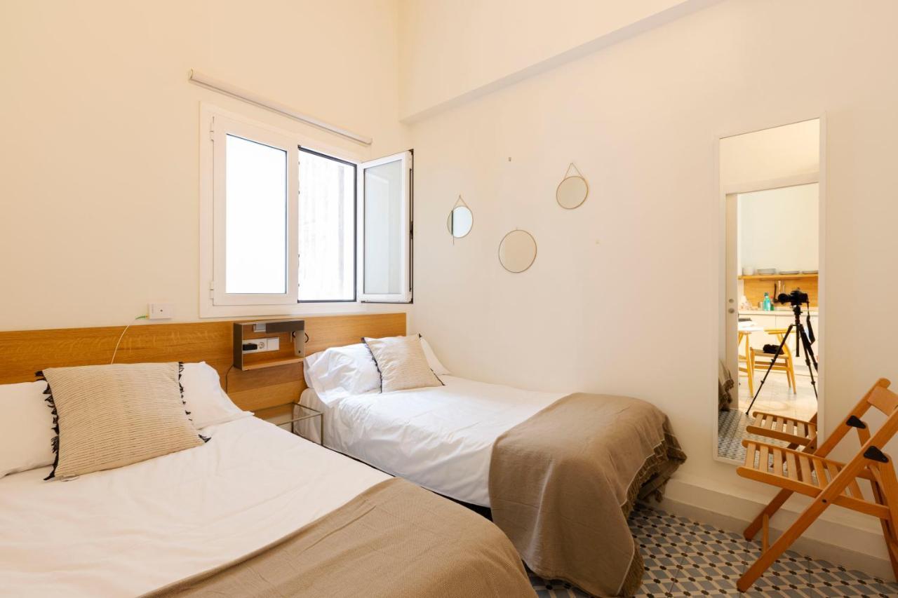 The Barcelona Centric Apt By Maison Pinata Bagian luar foto