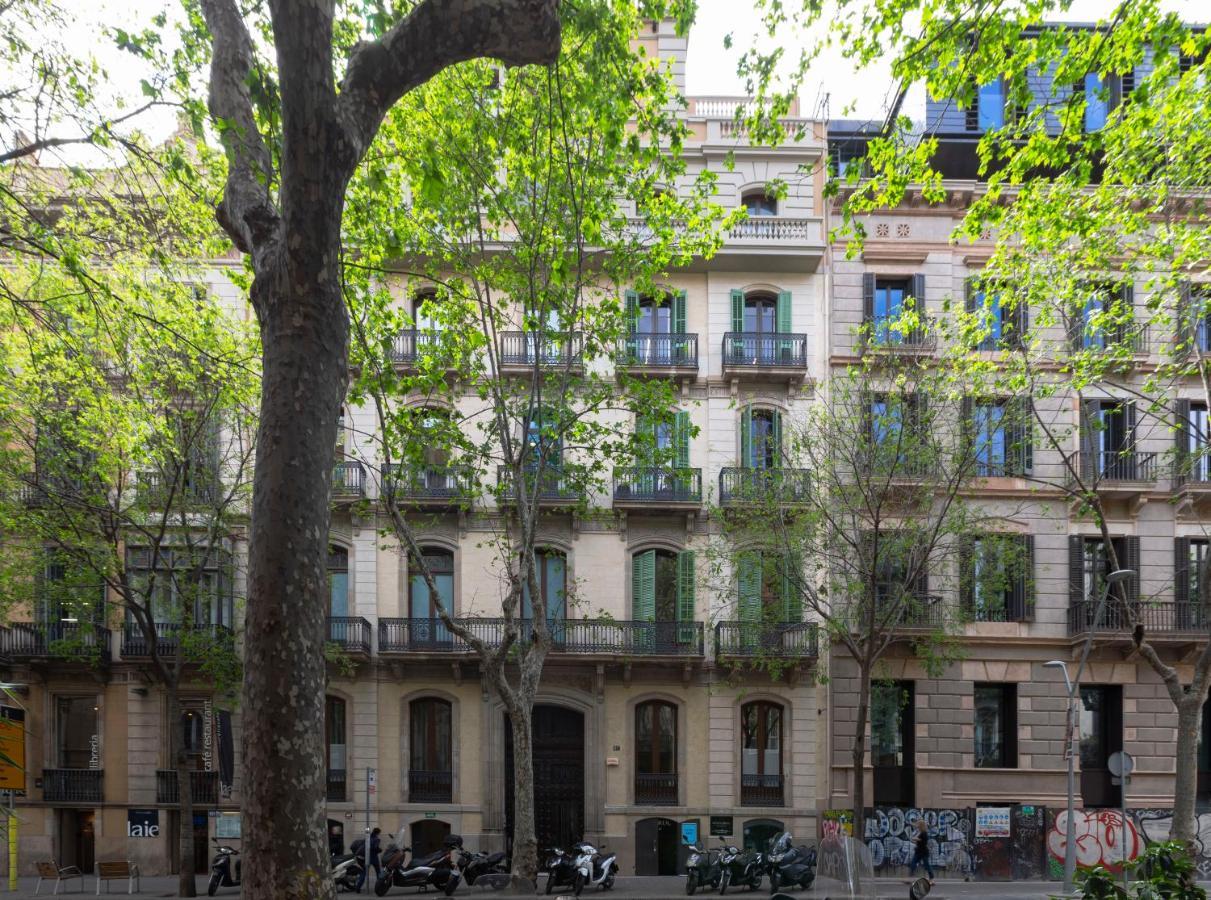 The Barcelona Centric Apt By Maison Pinata Bagian luar foto